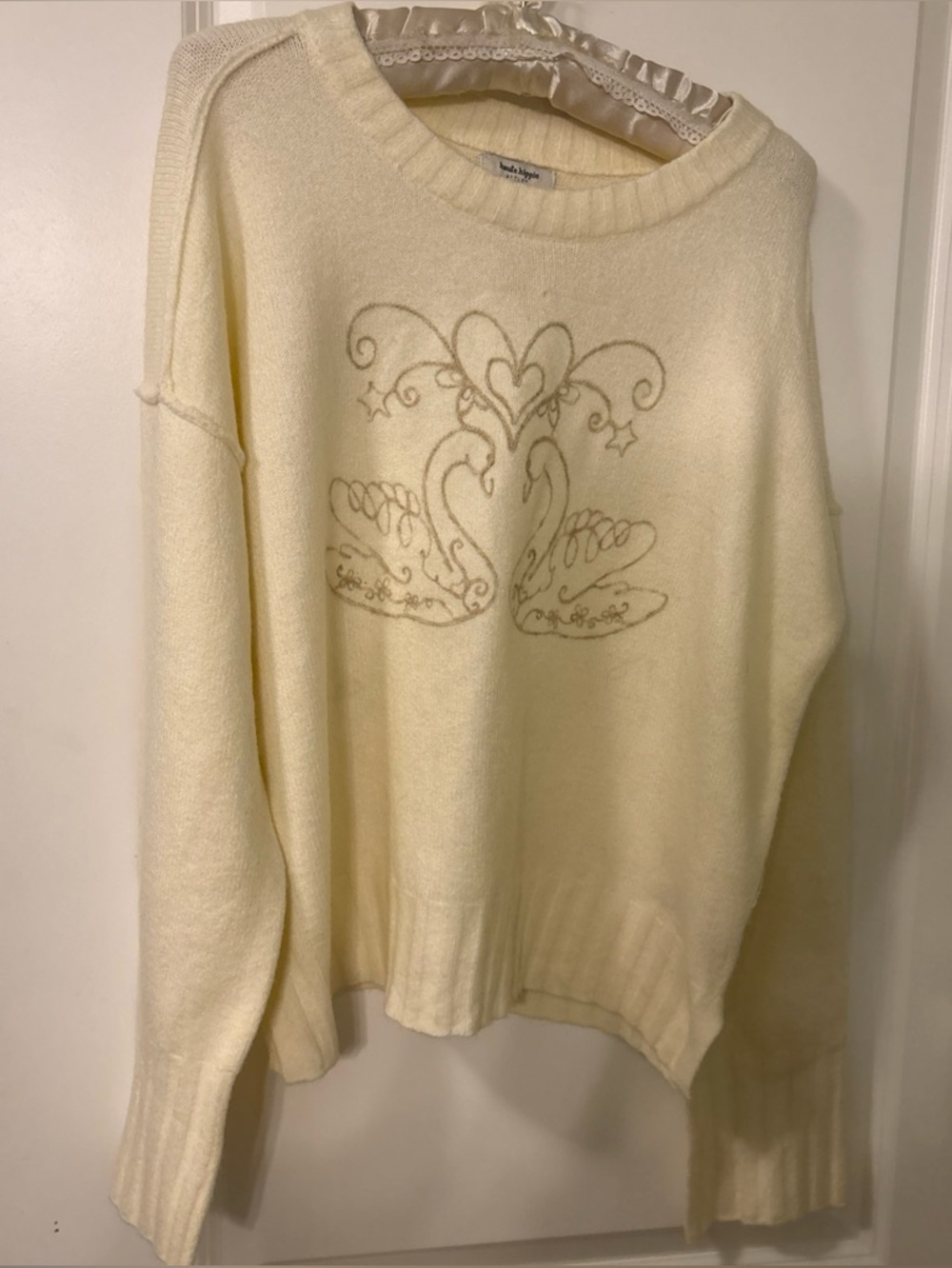 Haute Hippie sz L Cream Pullover Sweater w/ Tan Embroidered Swans EUC